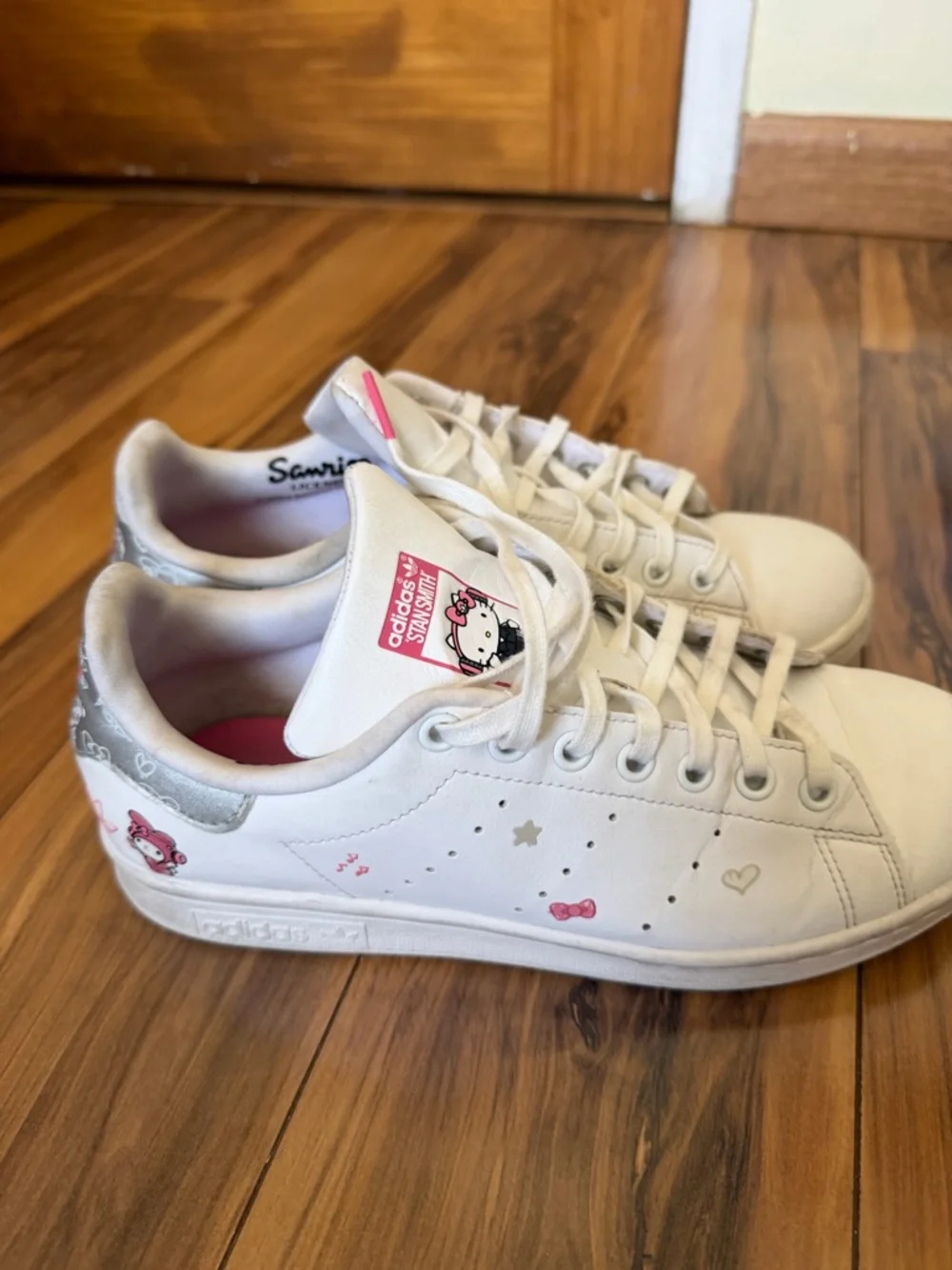 Adidas Stan Smith x Hello Kitty and friends sneaker
